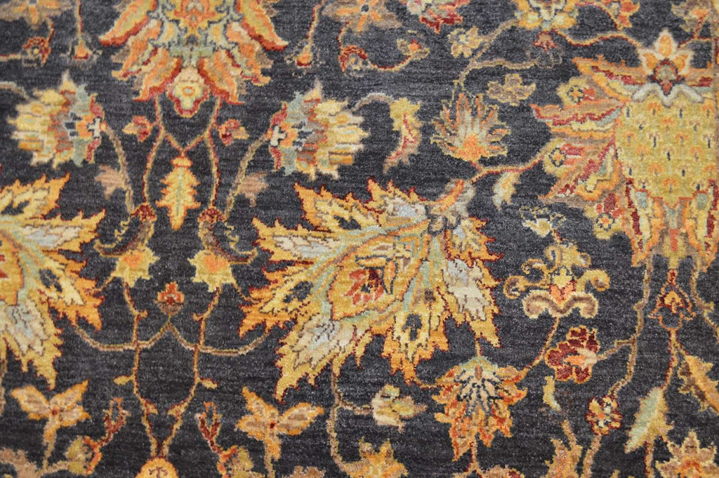 7' 9" x 10' 3" India Sultanabad Rug image 3