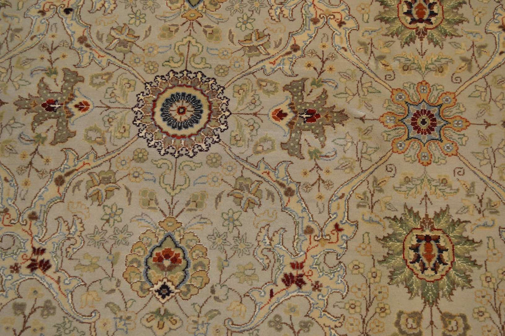 8' 1" x 10' 2" India Agra Rug image 7