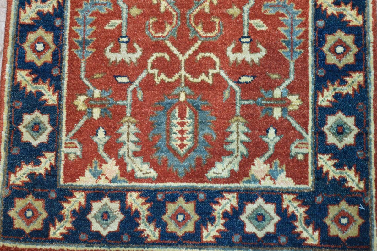 2' 0" x 3' 0" India Serapi Rug image 4