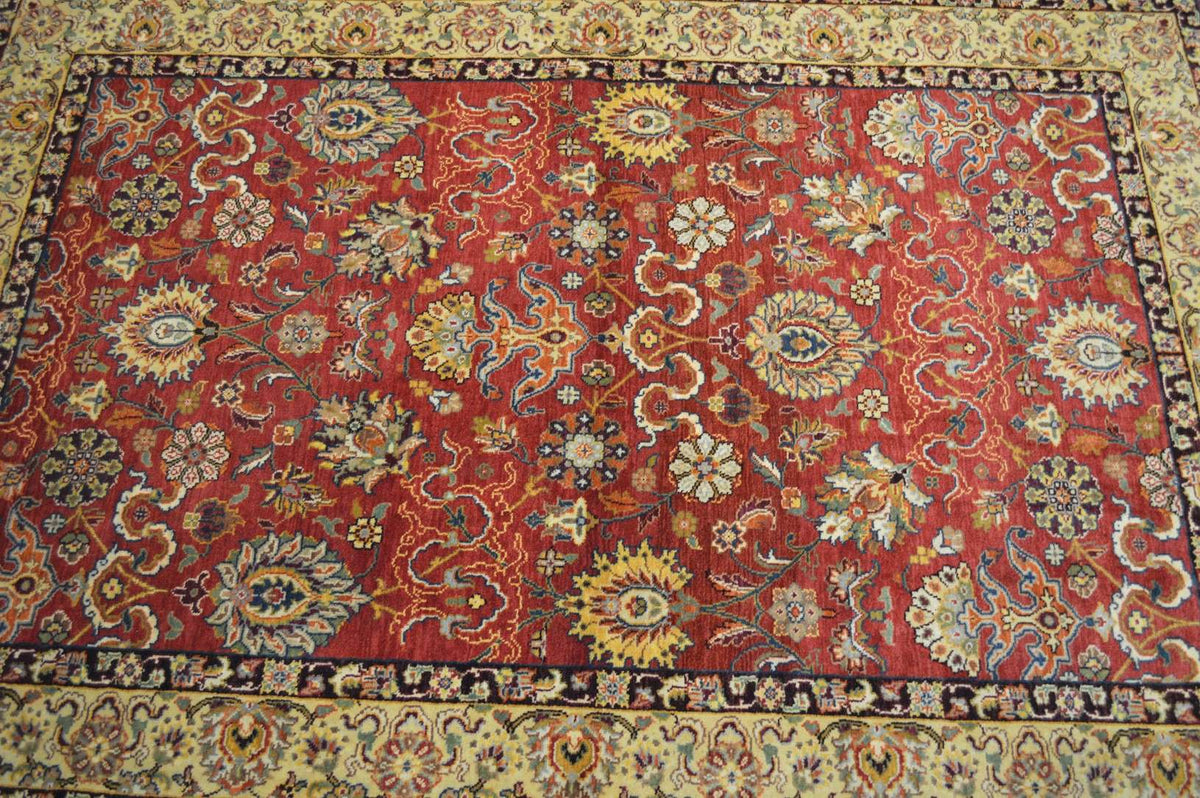 4' 1" x 6' 0" India Agra Rug image 2