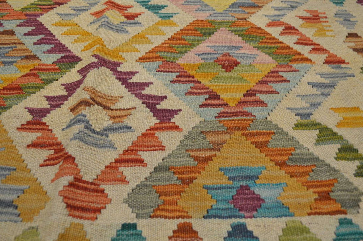 5' 1" x 6' 7" India Kilim Rug image 5