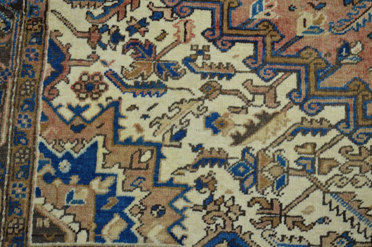 7' 6" x 8' 5" Persian Heriz Rug image 5