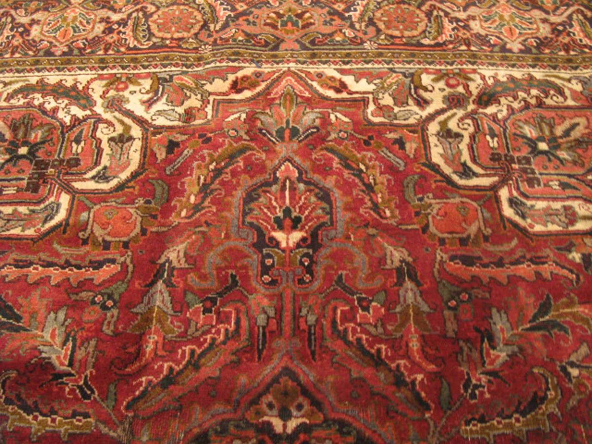 7' 9" x 11' 0" Persian Heriz Rug image 12