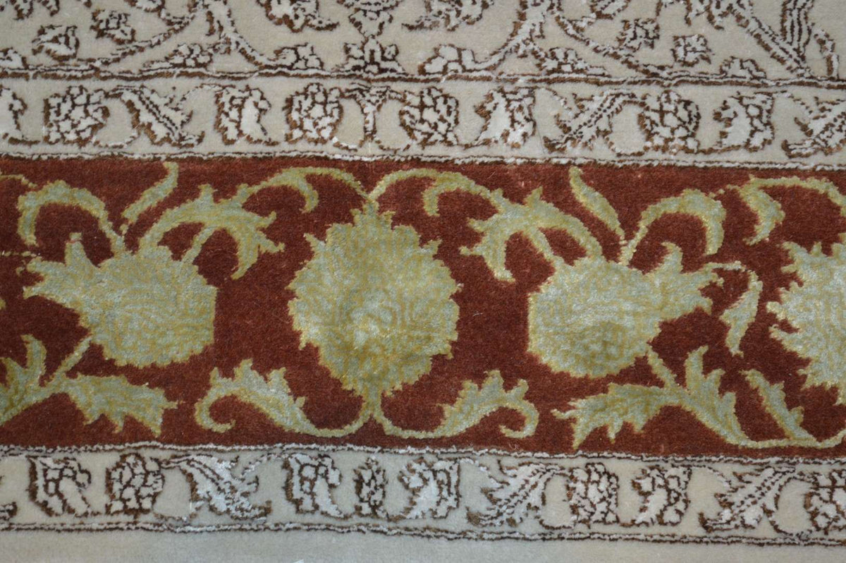6' 2" x 8' 8" India Tabriz Rug image 12