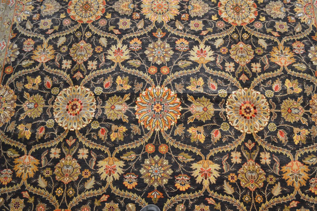 8' 0" x 9' 9" India Agra Rug image 6