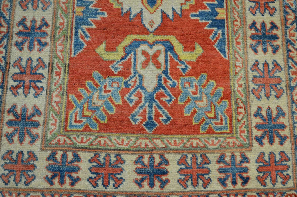 2' 7" x 4' 4" Pakistan Kazak Rug image 3