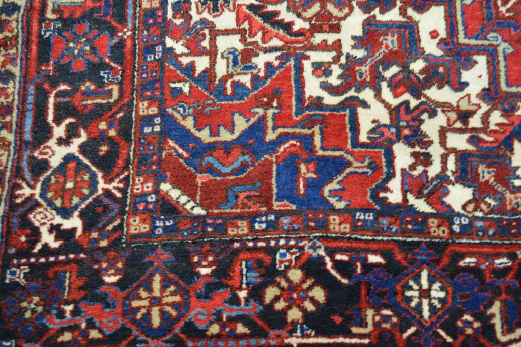 8' 6" x 10' 3" Persian Heriz Rug image 8