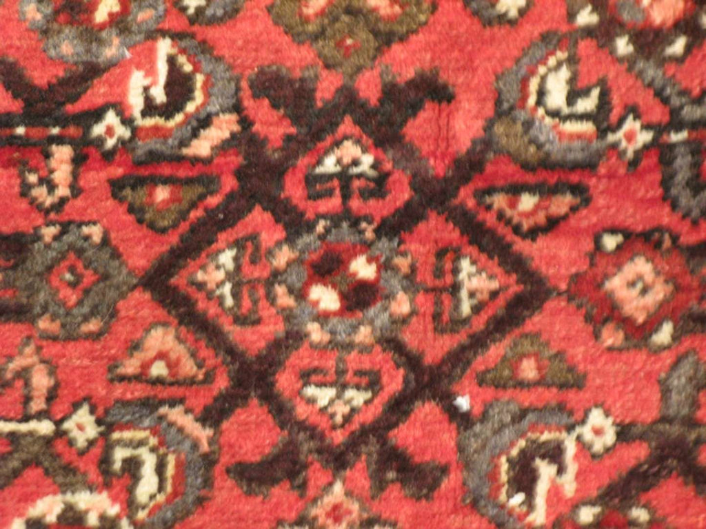 5' 6" x 10' 2" Persian Hosseinabad Rug image 6