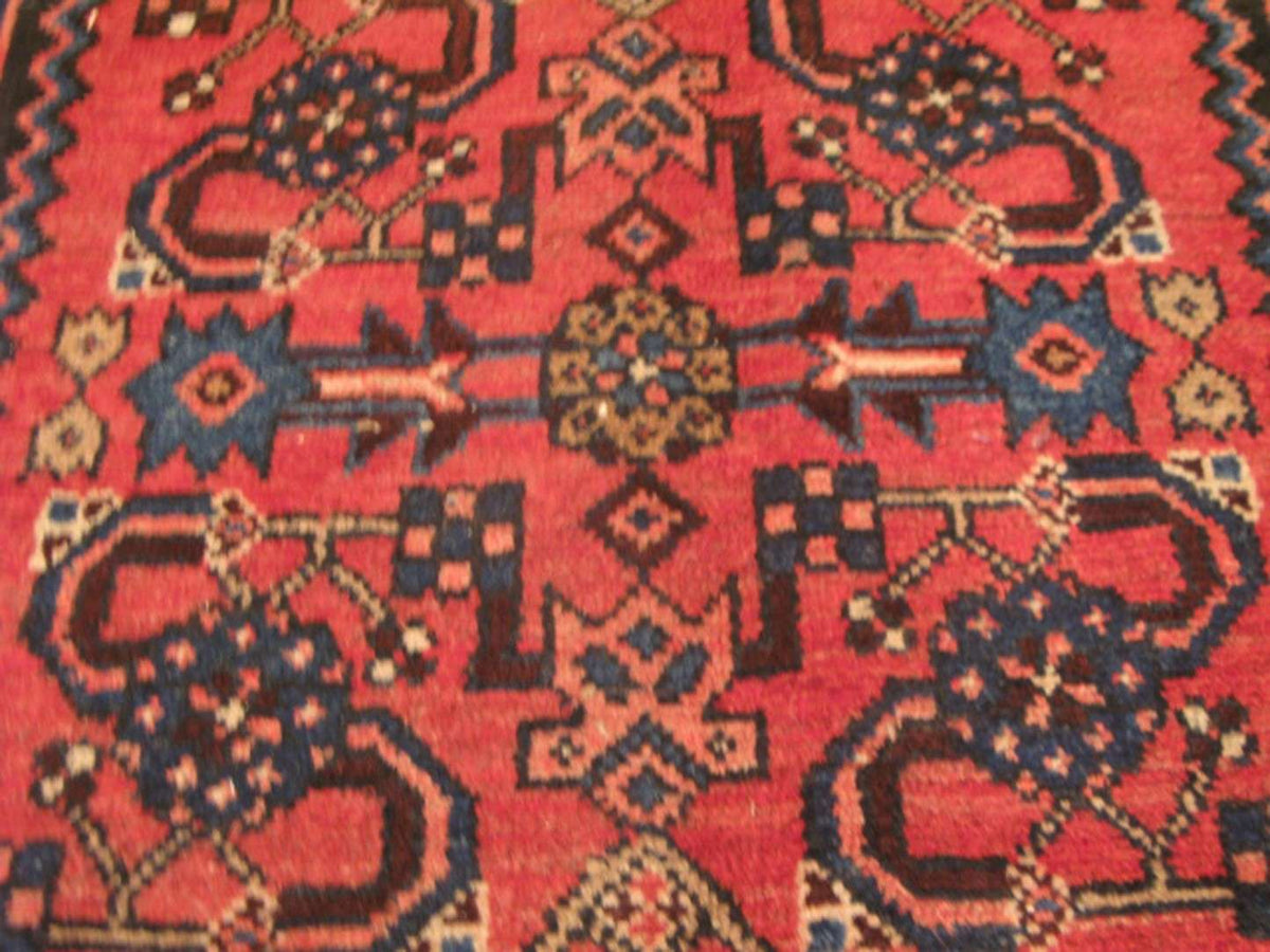 3' 5" x 9' 2" Persian Hosseinabad Runner image 5
