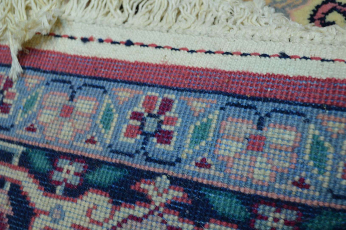 5' 5" x 8' 8" India Heriz Rug image 12