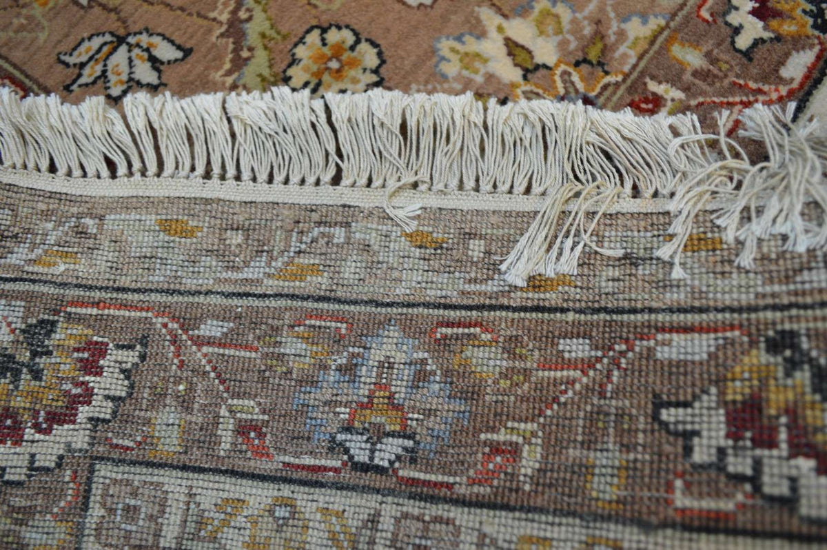 8' 9" x 12' 0" India Agra Rug image 1