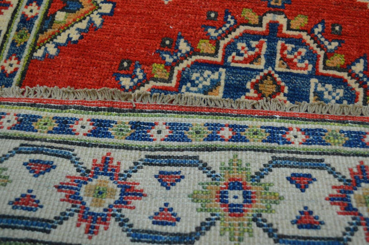 2' 8" x 9' 7" Pakistan Kazak Runner image 12