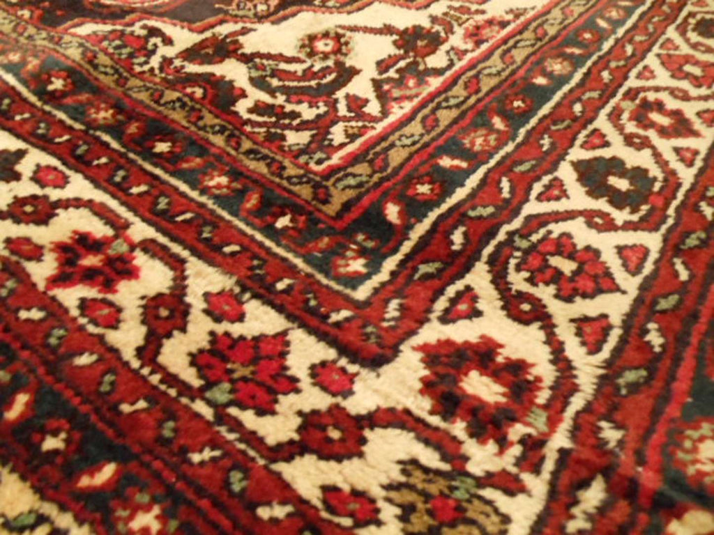 6' 9" x 10' 3" Persian Hosseinabad Rug image 5