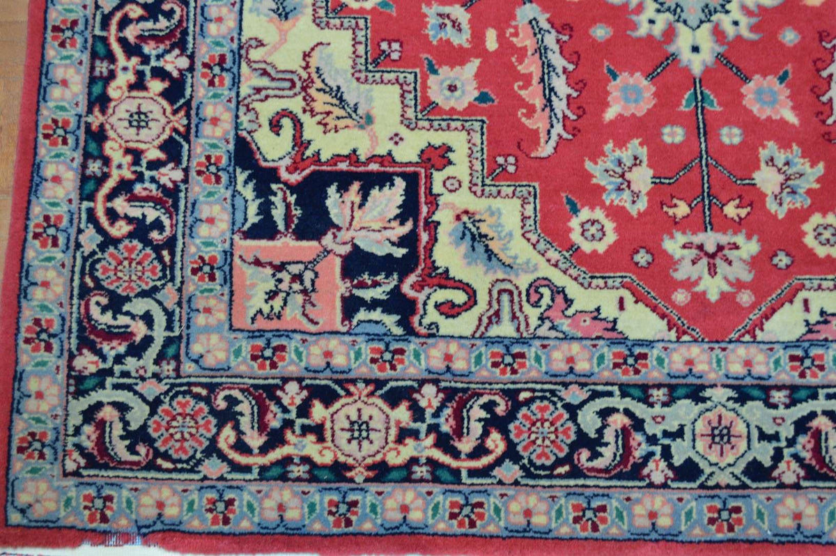 5' 5" x 8' 8" India Heriz Rug image 10