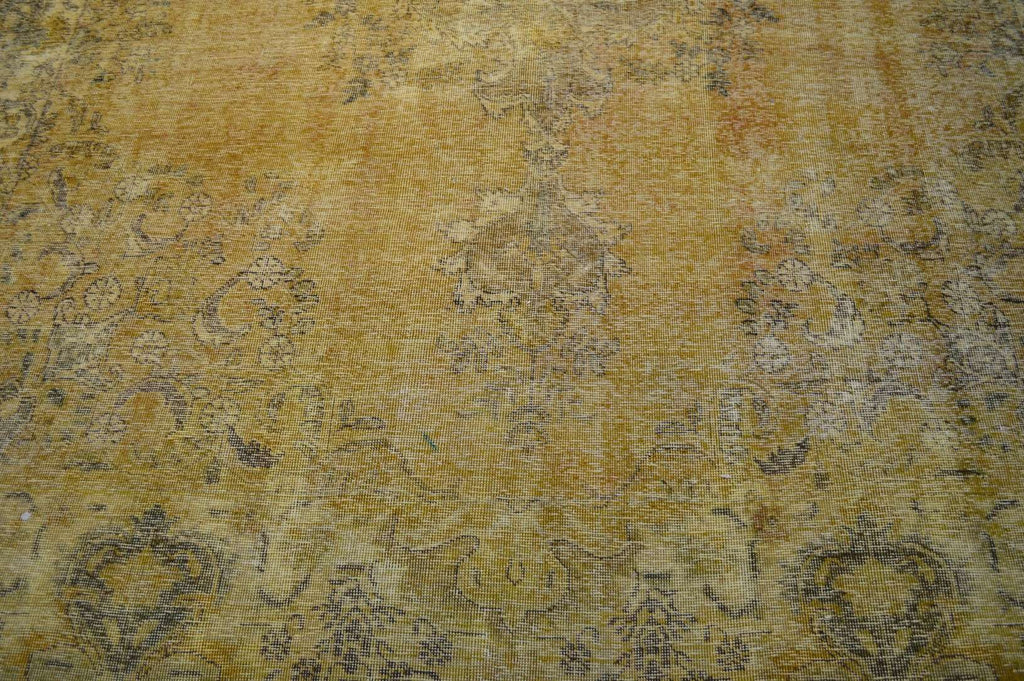 8' 8" x 12' 7" Pakistan Vintage Rug image 3