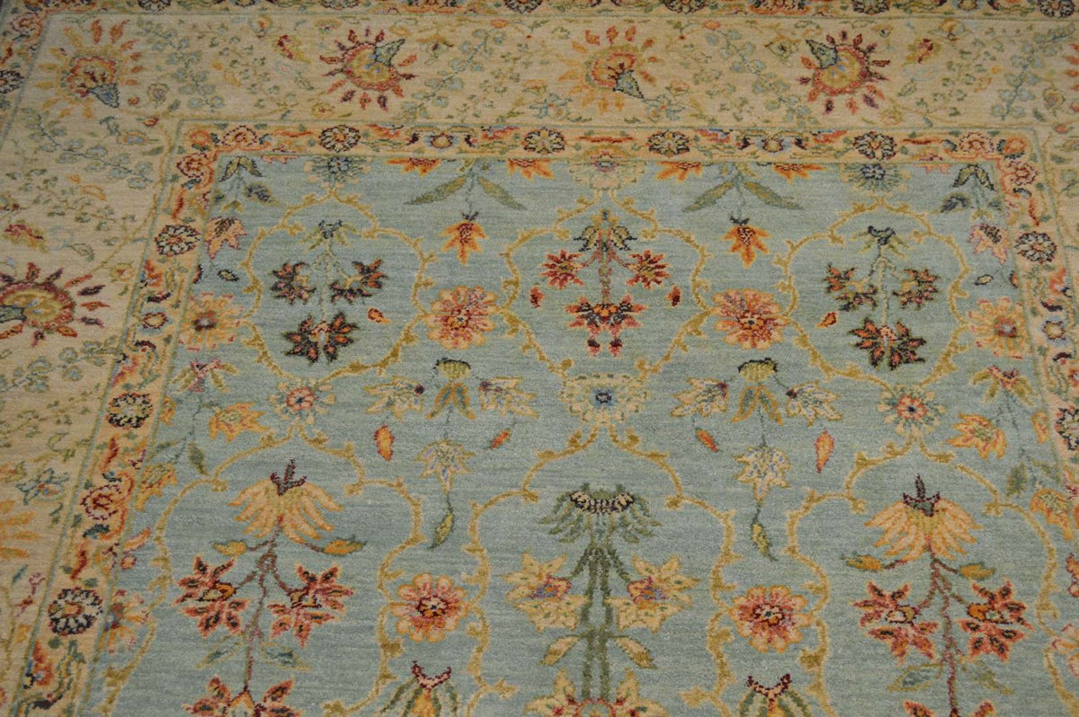 5' 9" x 9' 0" India Sultanabad Rug image 9