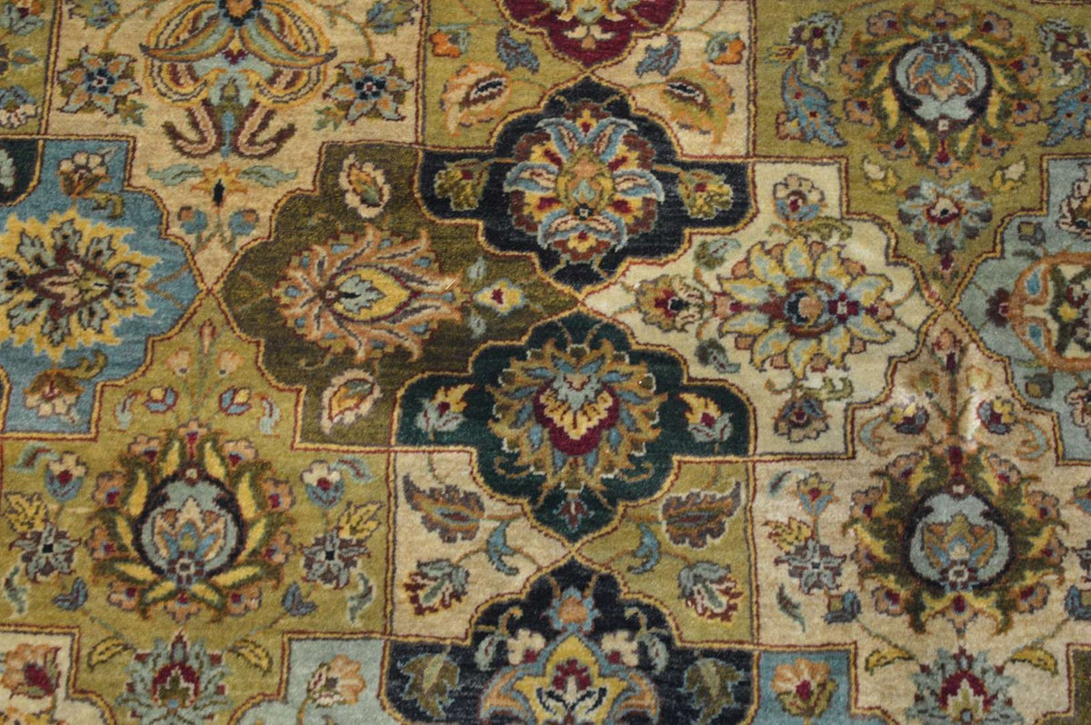 9' 0" x 11' 5" India Agra Rug image 7