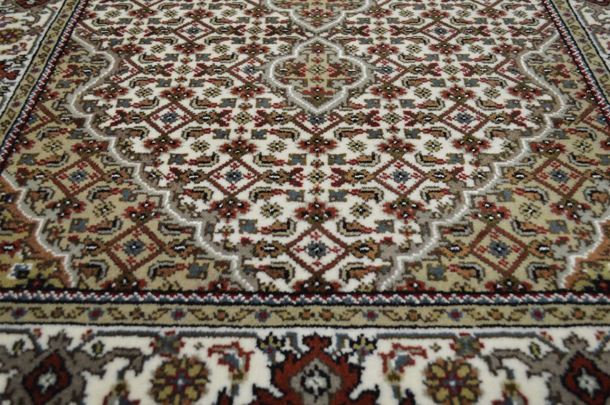 3' 1" x 5' 2" India Bijar Rug image 7