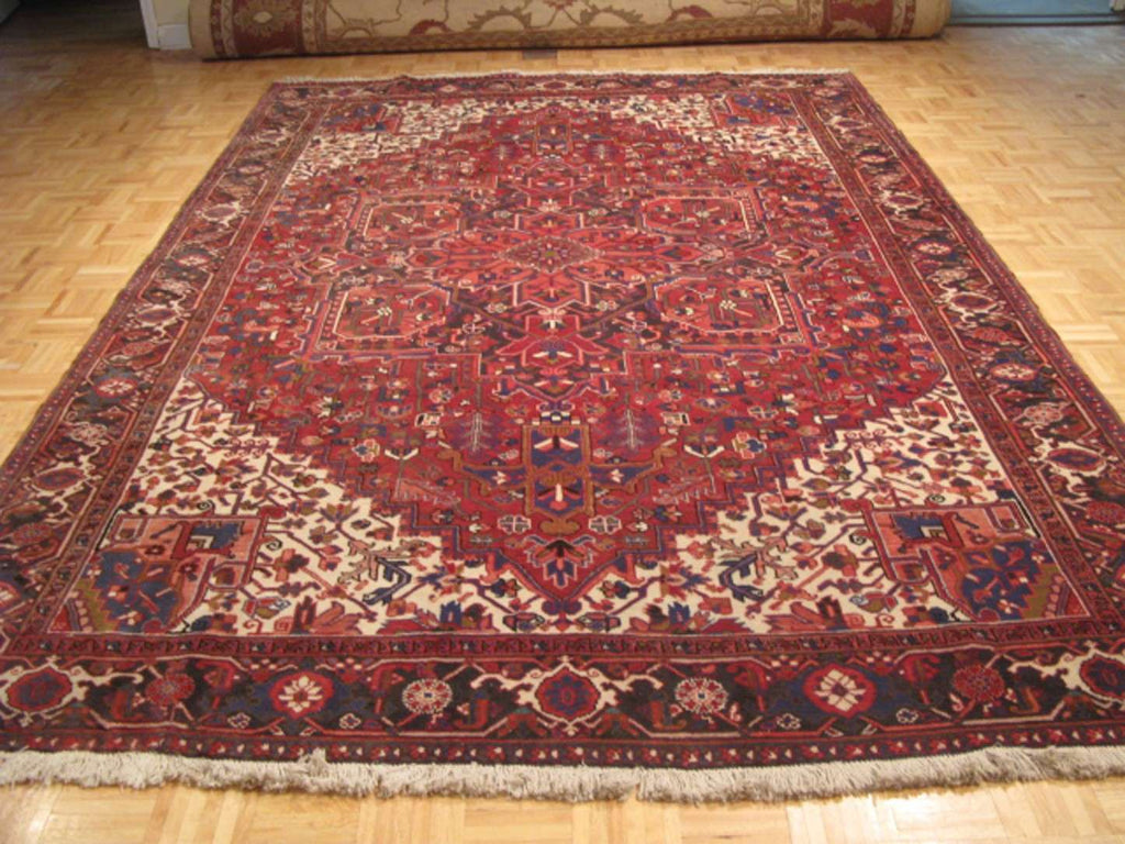 8' 0" x 11' 8" Persian Heriz Rug image 1