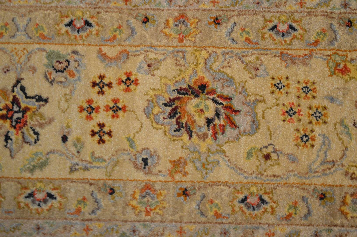 8' 0" x 10' 1" India Sultanabad Rug image 3