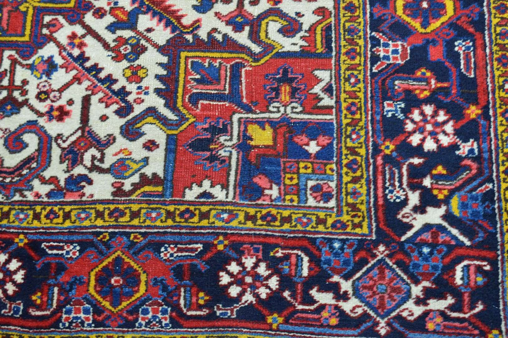 7' 9" x 10' 0" Persian Heriz Rug image 8