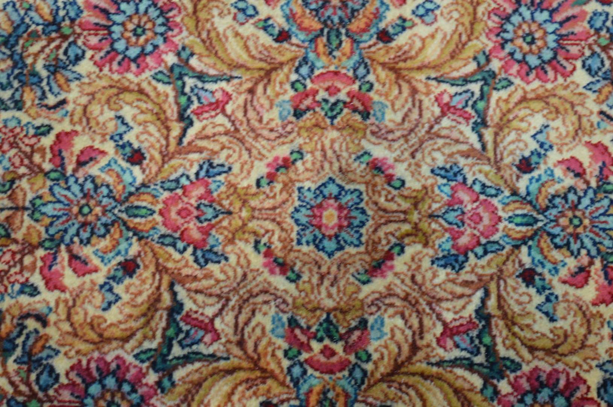 8' 5" x 12' 4" USA Karastan Rug image 3