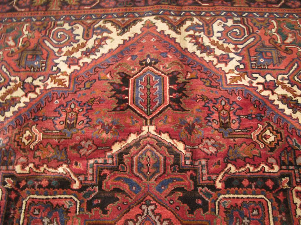 6' 8" x 9' 4" Persian Heriz Rug image 3