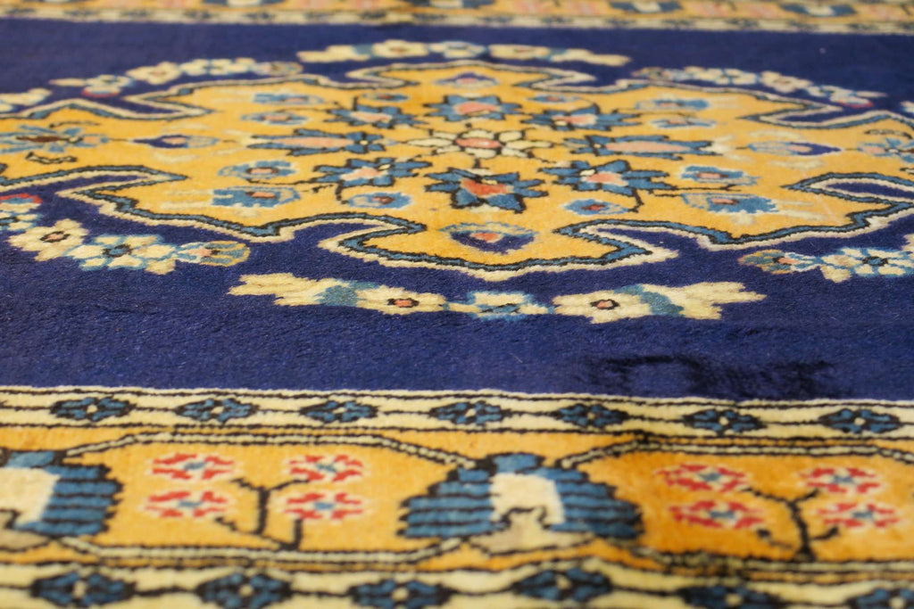 3' 3" x 4' 8" Persian Shahreza Rug image 2