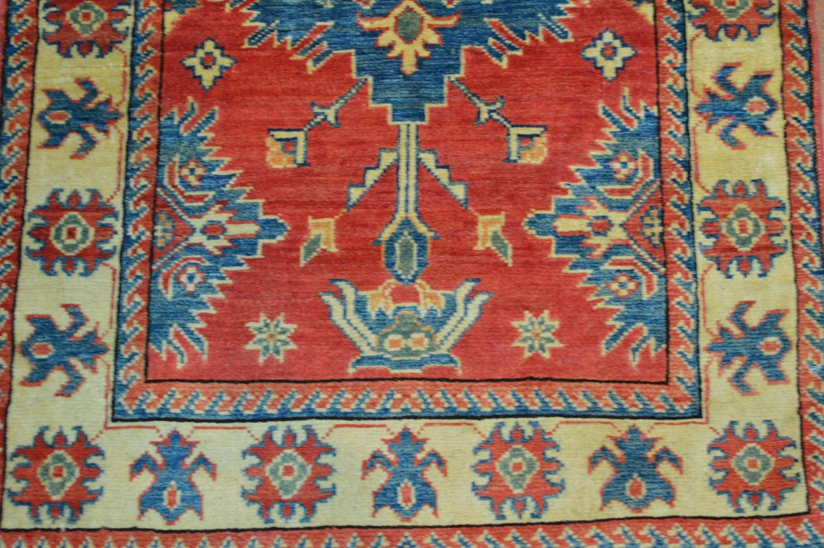 2' 7" x 4' 3" Pakistan Kazak Rug image 4