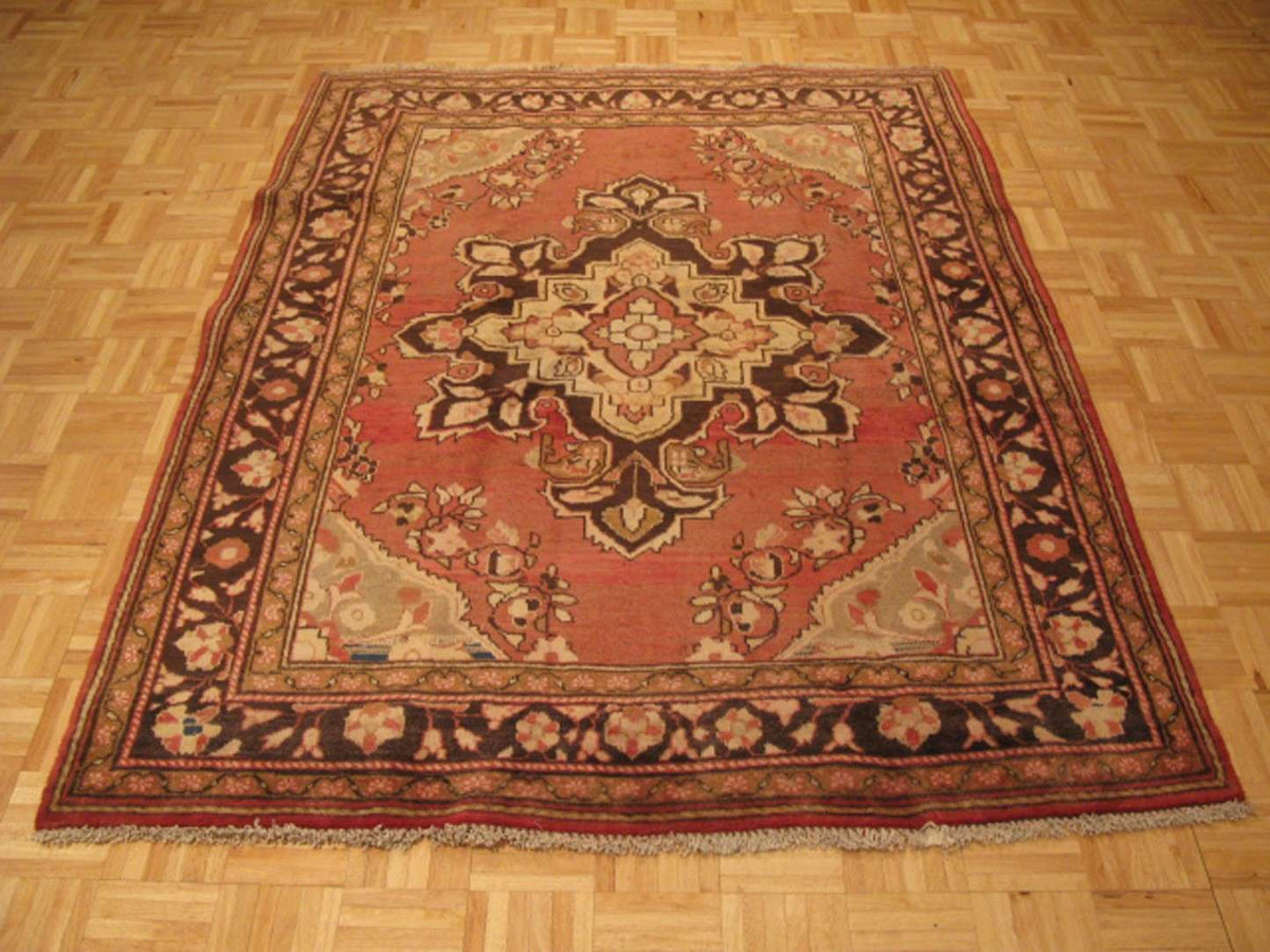 5' 2" x 6' 8" Persian Lilihan Rug image 1