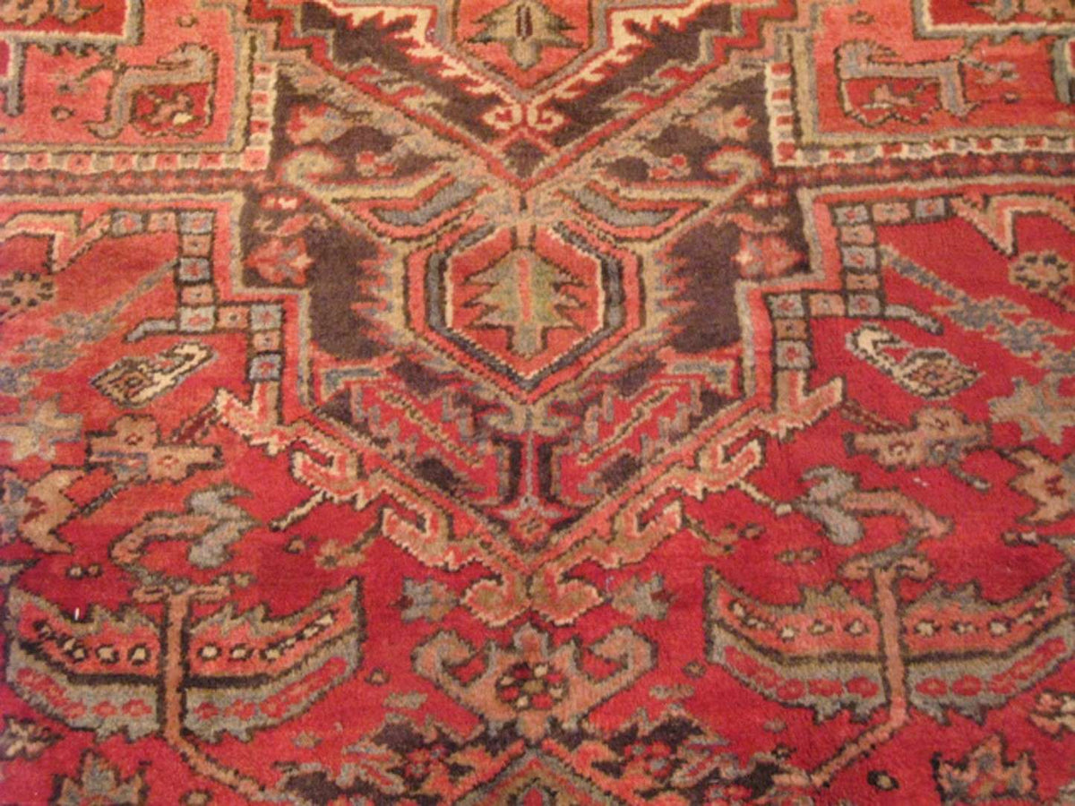 9' 3" x 11' 6" Persian Heriz Rug image 3