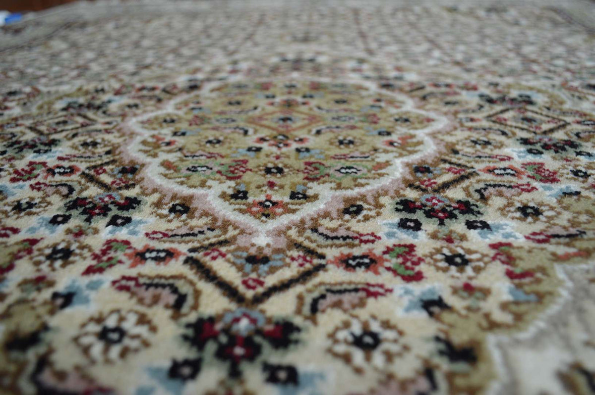 4' 1" x 6' 4" India Tabriz Rug image 7