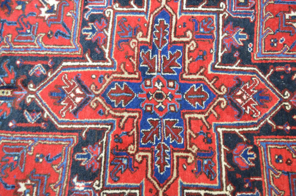 8' 6" x 10' 3" Persian Heriz Rug image 7