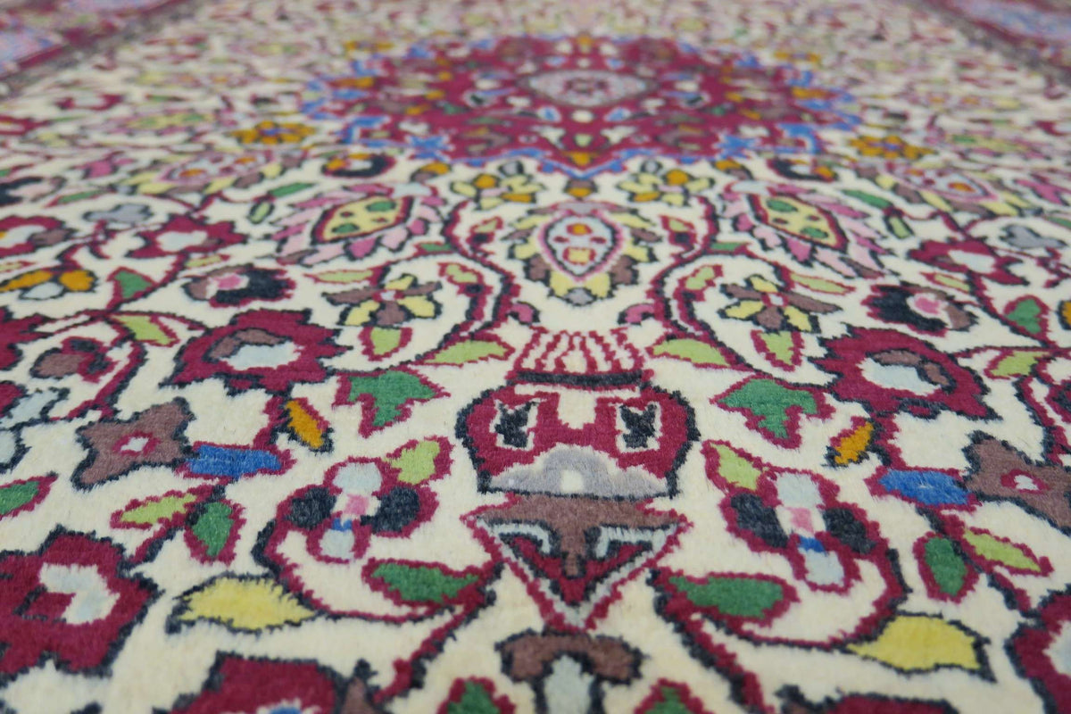 3' 0" x 5' 1" Persian Sarouk Rug image 5