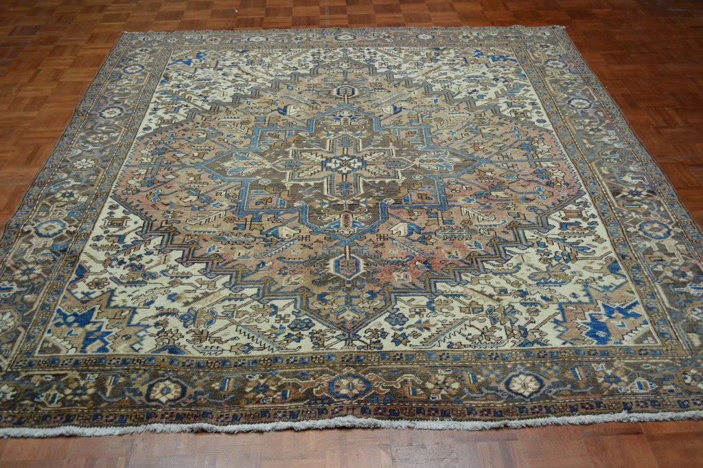 7' 6" x 8' 5" Persian Heriz Rug image 1