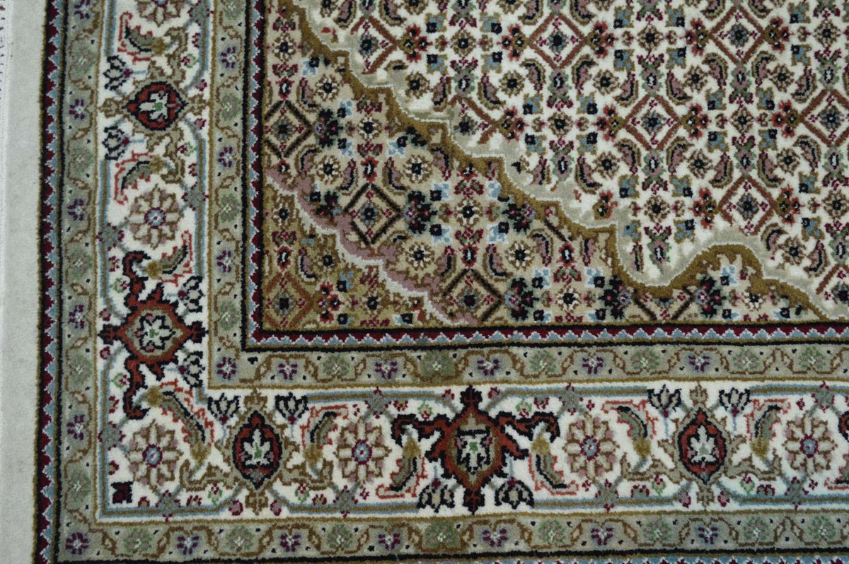 4' 1" x 6' 4" India Tabriz Rug image 4