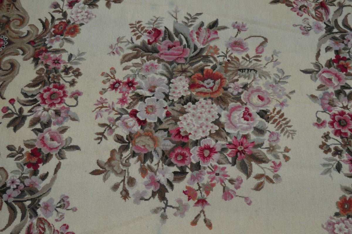 7' 7" x 9' 7" French Kilim Rug image 3