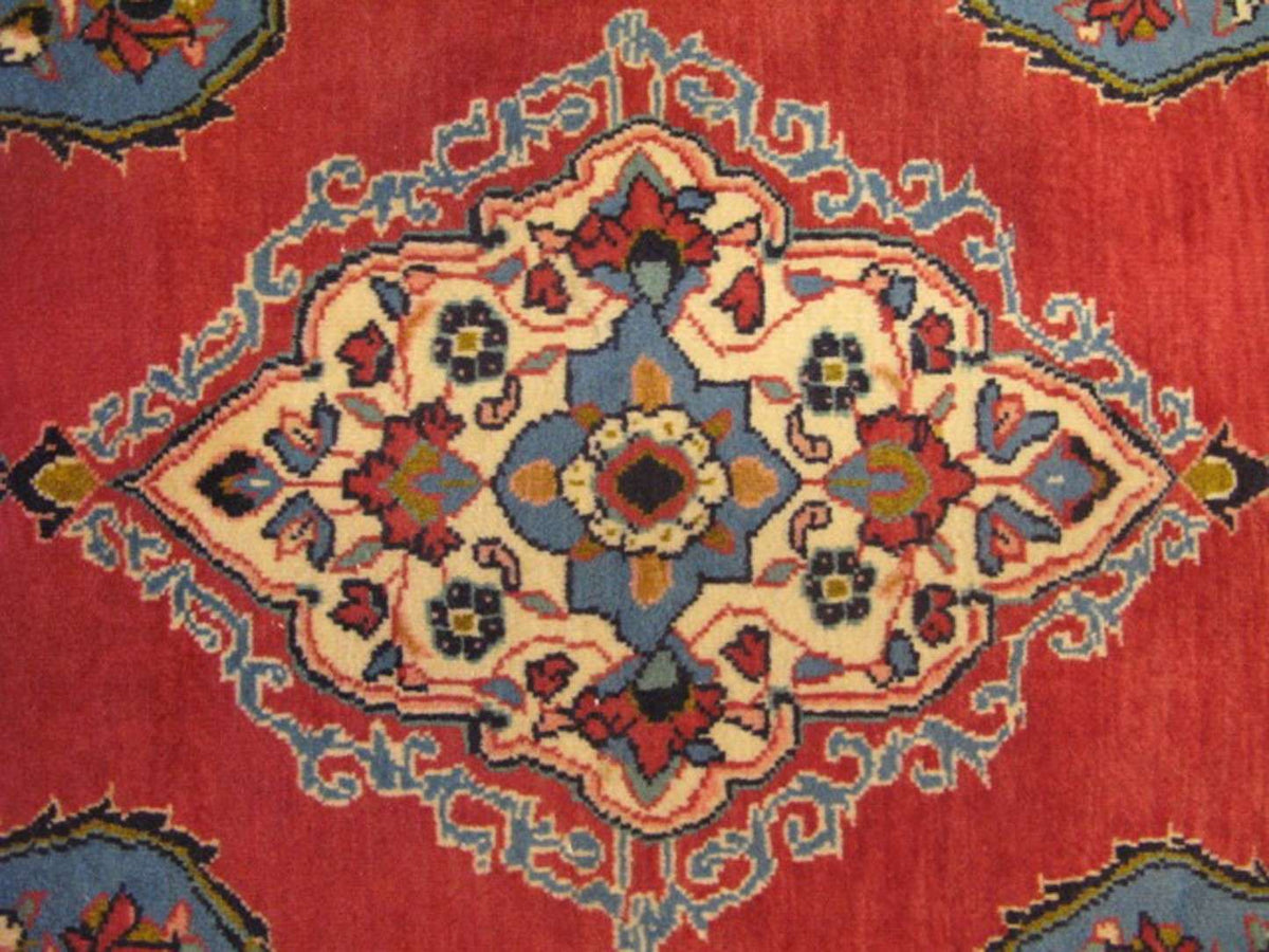2' 6" x 3' 6" Persian Qum Rug image 10