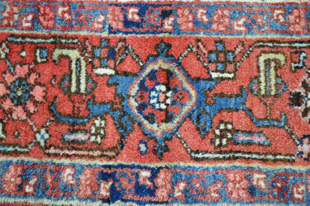7' 4" x 8' 8" Persian Heriz Rug image 4