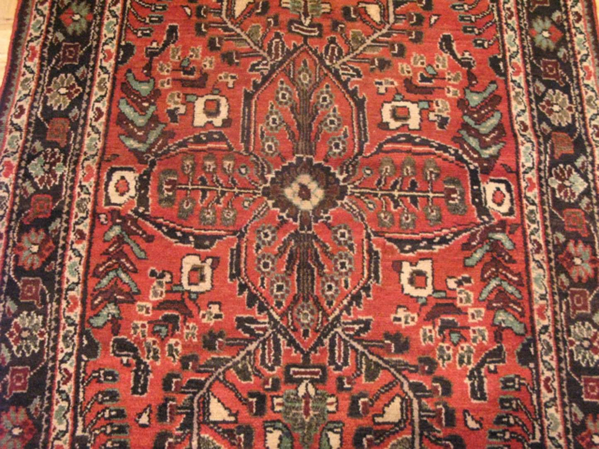 3' 8" x 9' 9" Persian Lilihan Runner image 7
