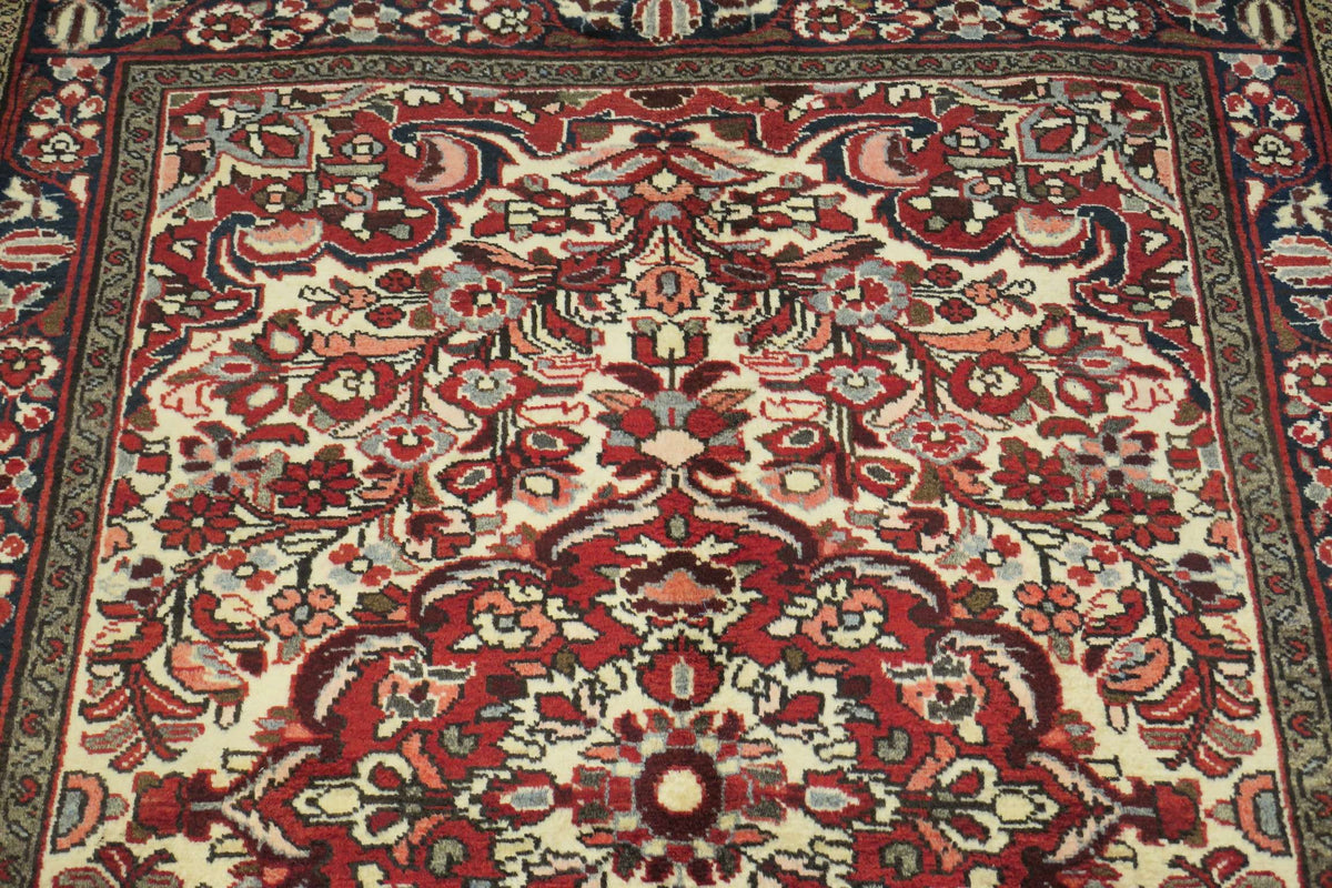 3' 5" x 4' 9" Persian Hosseinabad Rug image 1