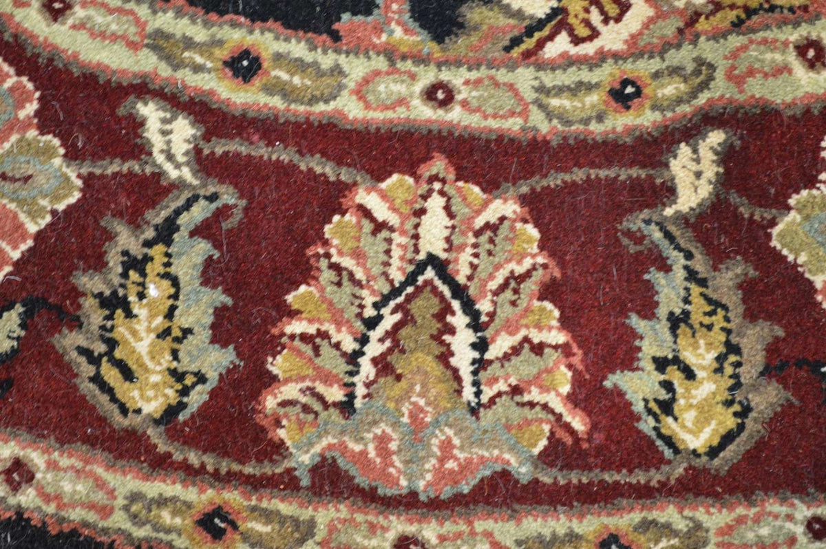 5' 3" x 5' 3" India Agra Round Rug image 5