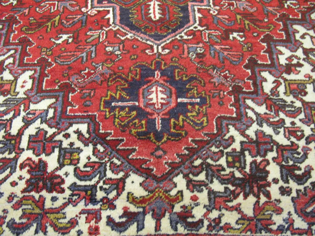 7' 9" x 10' 3" Persian Heriz Rug image 8