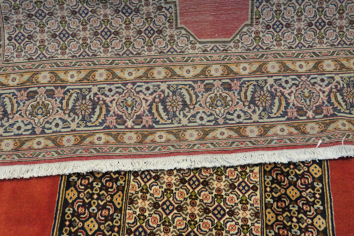 5' 8" x 9' 0" Persian Sanandaj Rug image 9