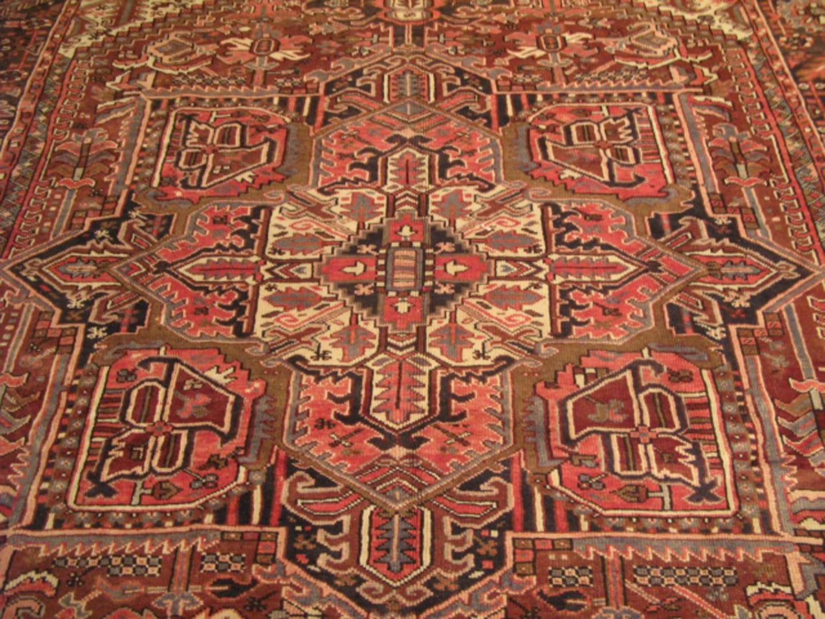 8' 9" x 11' 6" Persian Heriz Rug image 9