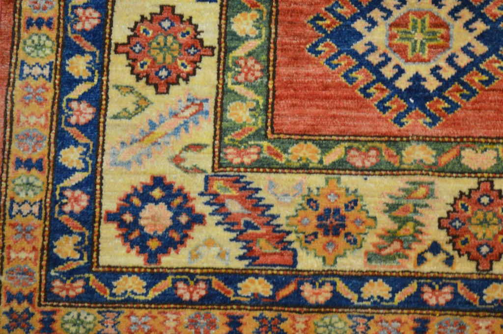 4' 8" x 6' 2" Pakistan Kazak Rug image 8