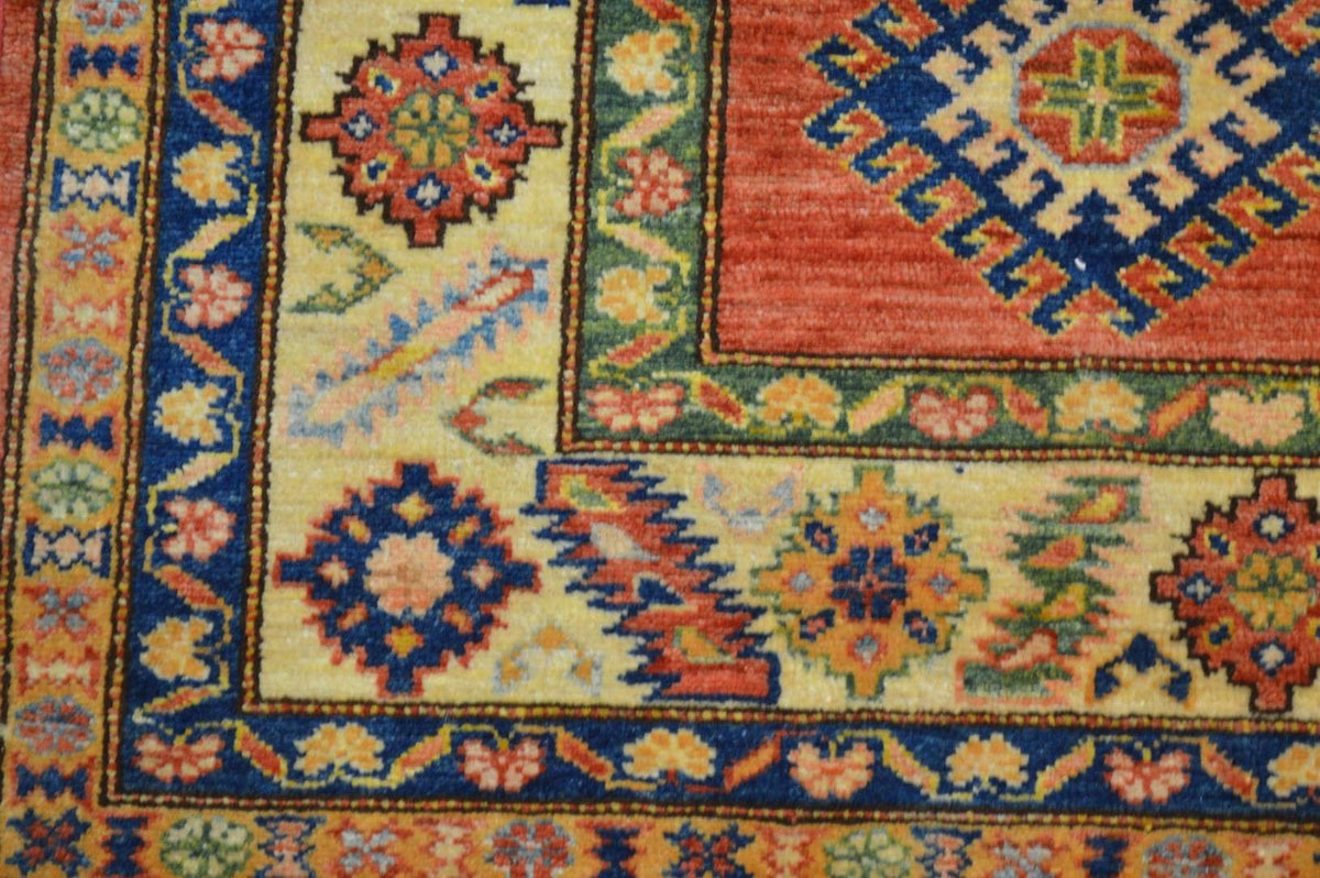 4' 8" x 6' 2" Pakistan Kazak Rug image 8