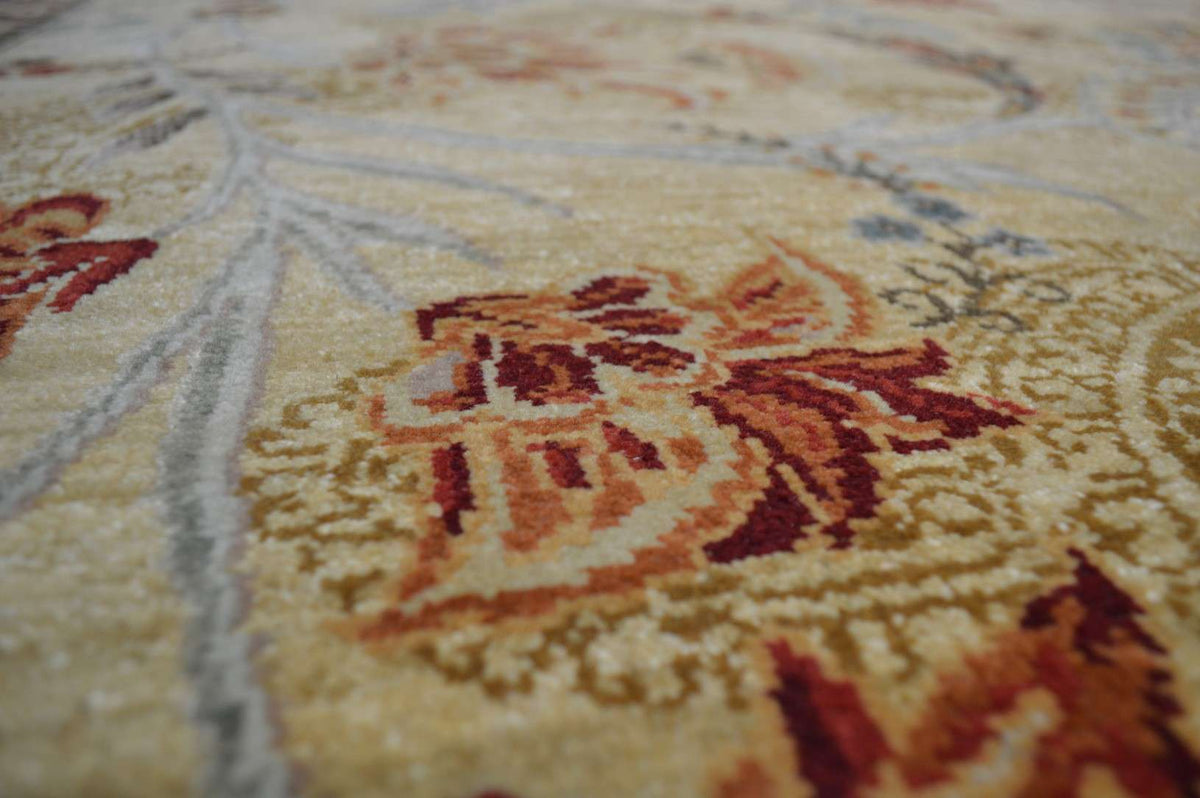 8' 0" x 9' 9" India Sultanabad Rug image 9