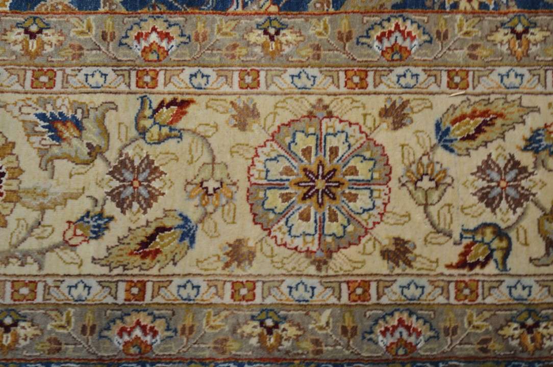 9' 1" x 12' 0" India Agra Rug image 2