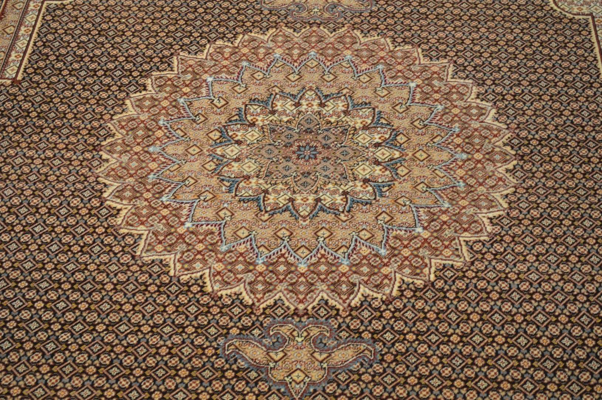 6' 8" x 9' 8" India Tabriz Rug image 8